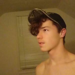 Meet your Posher, Dakota